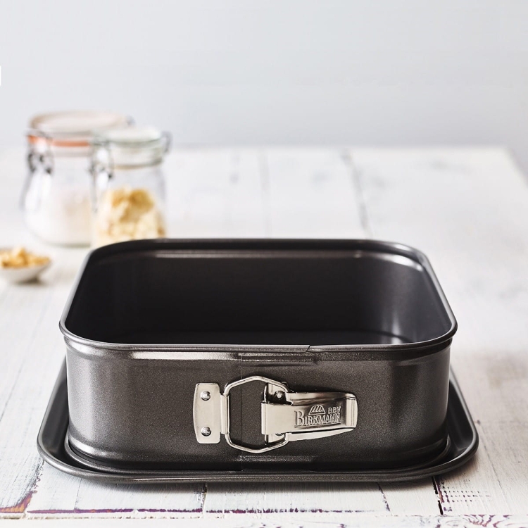 Tortownica kwadratowa z powłoką nieprzywierającą i wyjmowanym dnem  EASY BAKING - 24 x 24 cm Birkmann 881 709